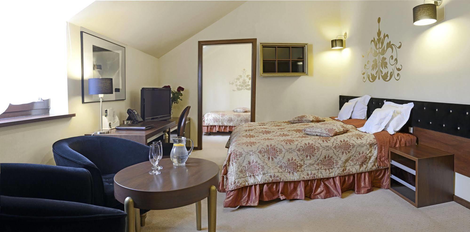 Dwór Hotel&spa 4*